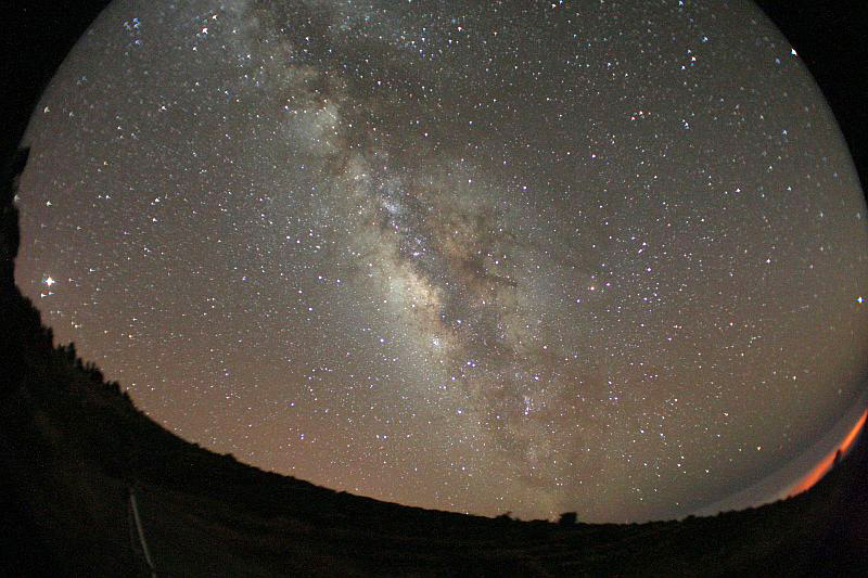 25.000 Lichtjahre, also fast um die Ecke
